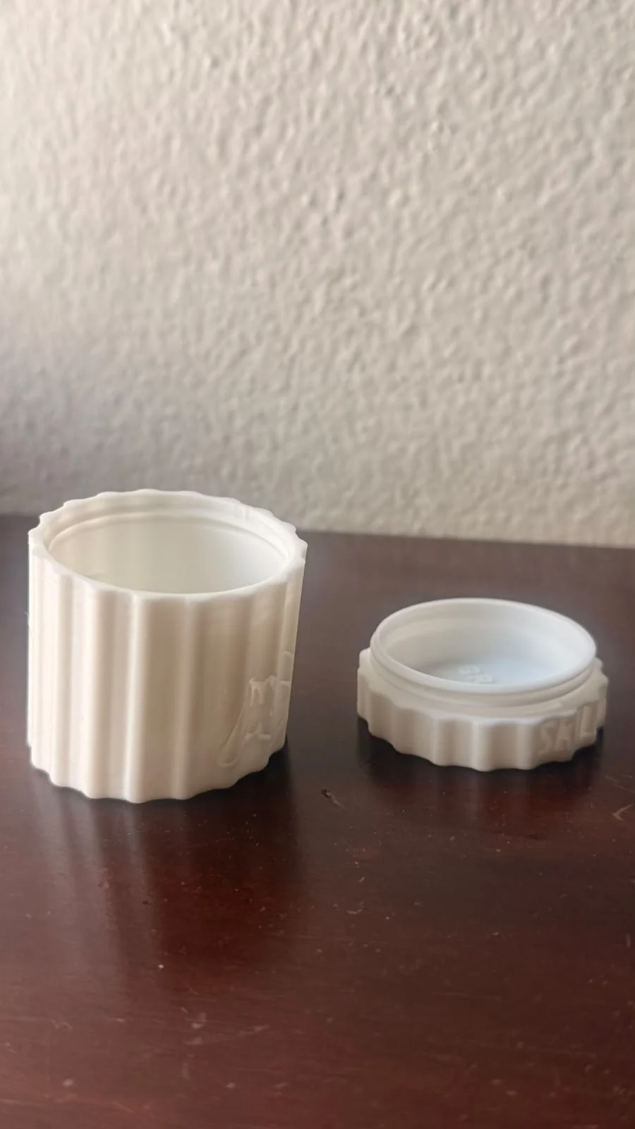 Grinder Guardador Graffiti NY Fat Cap